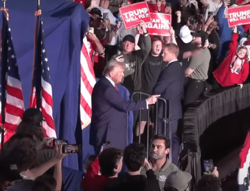 Reversal Of the Trump Coalition Among Swing Voters? It Doesn’t Look Like It.