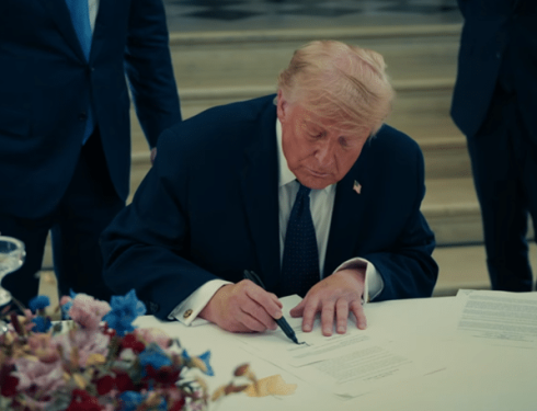 Americans Tentatively Say With Peace Deal Signed U.S. Will Be Better Off Than Before As Trump’s Approval Rebounds